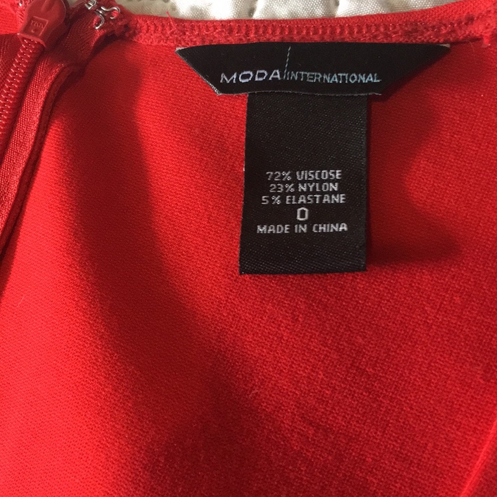 Red Dress - Picture 5 of 7